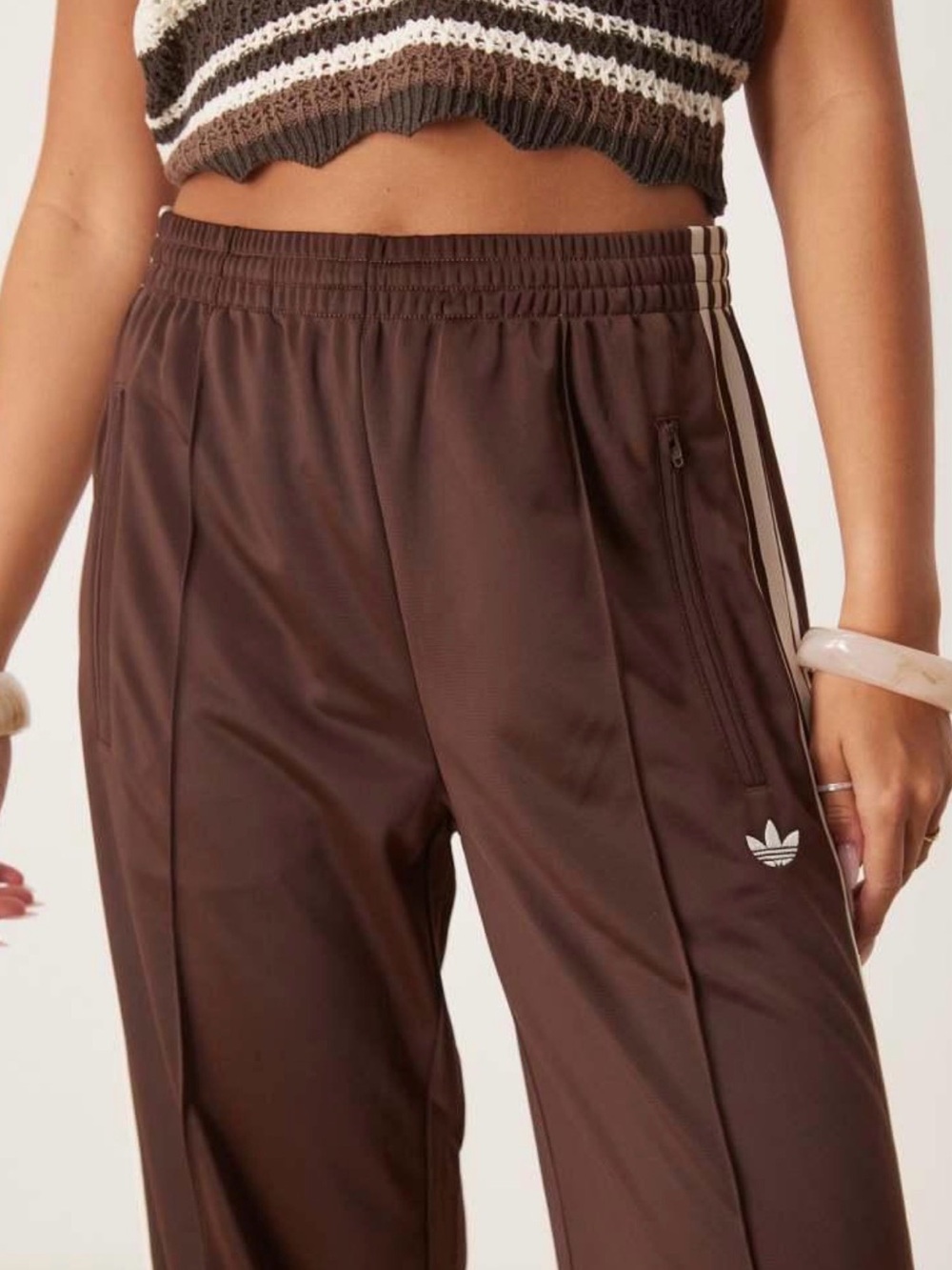 NWOT ADIDAS Women’s Originals Firebird Loose track pants in brown/white - Picture 2 of 10